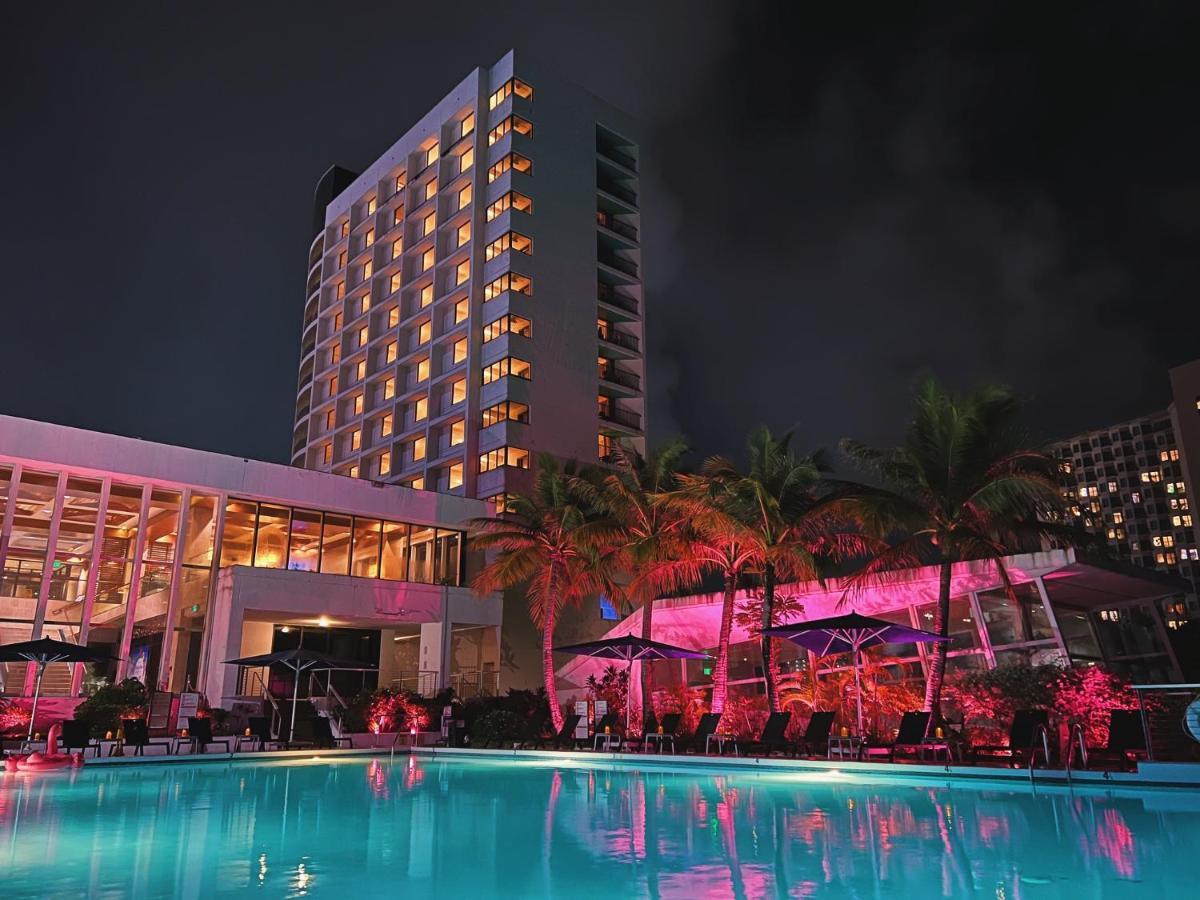 טומון Guam Reef Hotel מראה חיצוני תמונה