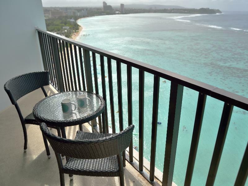 טומון Guam Reef Hotel מראה חיצוני תמונה